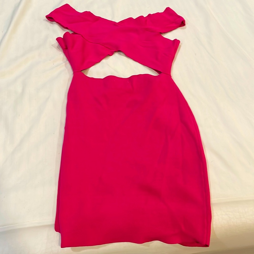 Super down size small 4-6 / 8 body con knit dress cutout